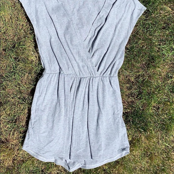 Urban outfitters romper - Picture 2 of 2